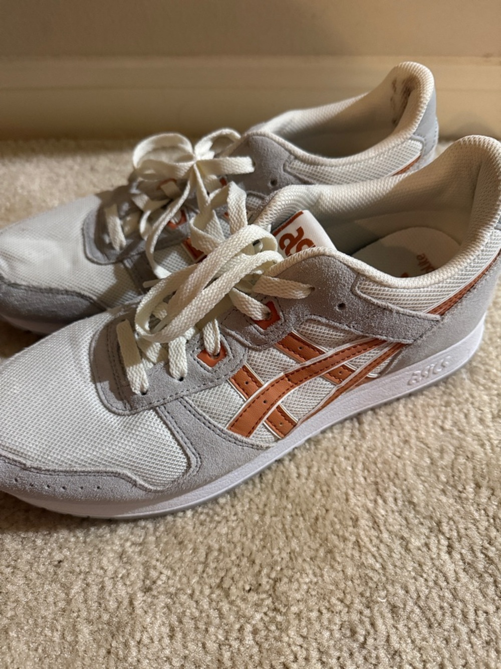 ASICS Lyte Classic Sneaker White and Orange Athletic Shoes men’s size 8